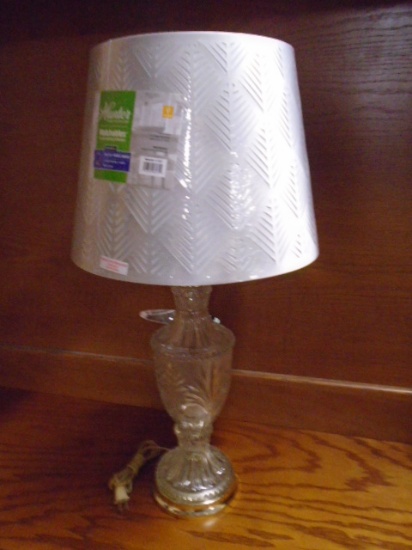 Beauiful Lead Crystal Table Lamp w/ Brand New Shade