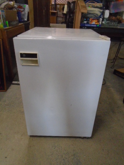 GE Compact Upright Freezer
