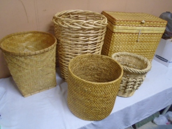Large Group of Assorted Wicker Baskets