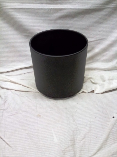 10" round trash can 9" tall