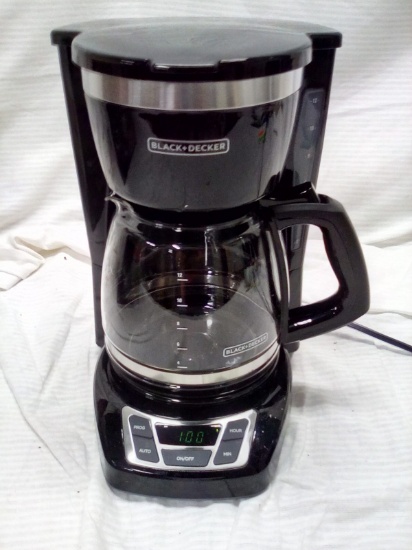 Black & Decker 12 Cup Programmable (powers On did not test with water)