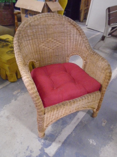 Beautiful Wicker Chair w/ Cushion