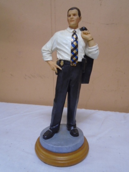 Vanmark Blue Hats of Bravery "Breaking The Case" Policeman Figurine
