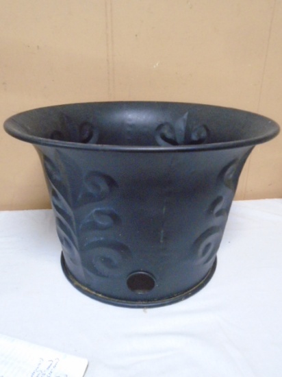 Metal Garden Treasure Hose Pot