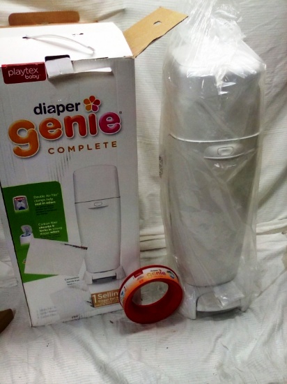 Diaper Genie Complete Diaper Pale with one roll of Bags
