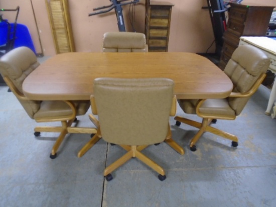 Double Pedestal Dining Table w/4 Matchingf Rolling Chairs