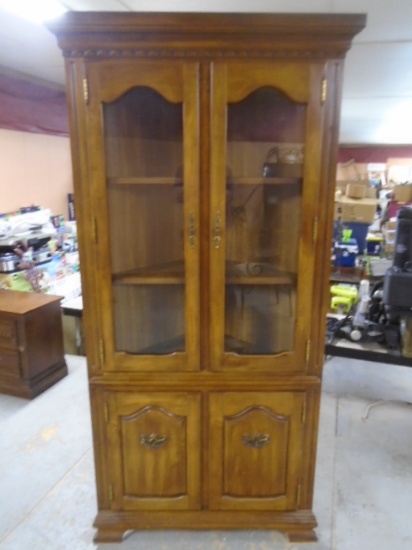 Beautiful Cochrane Furniture Solid Wood Corner Cabinet w/Glass Doors