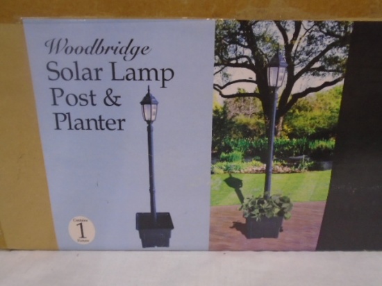 Woodbridge Solar Lamp Post & Planter