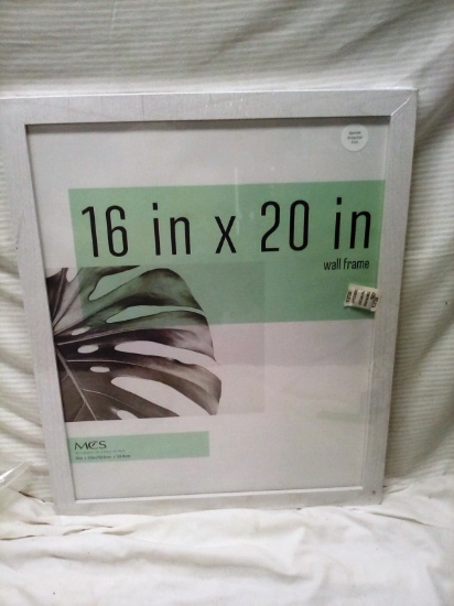 White Wooden 16"x20" Picture Frame