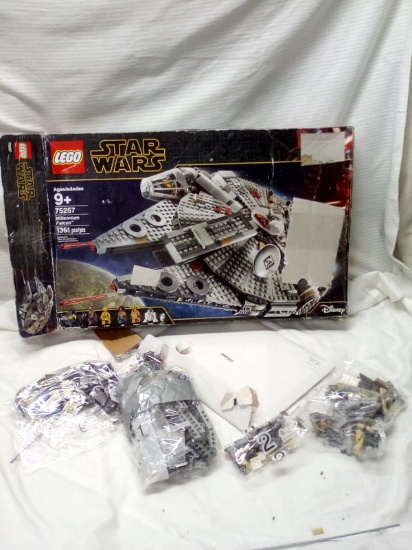 Star Wars Millenium Falcon LEGO