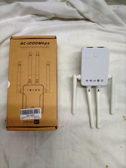 AC-1200Mbps Dual Band Wireless Repeater