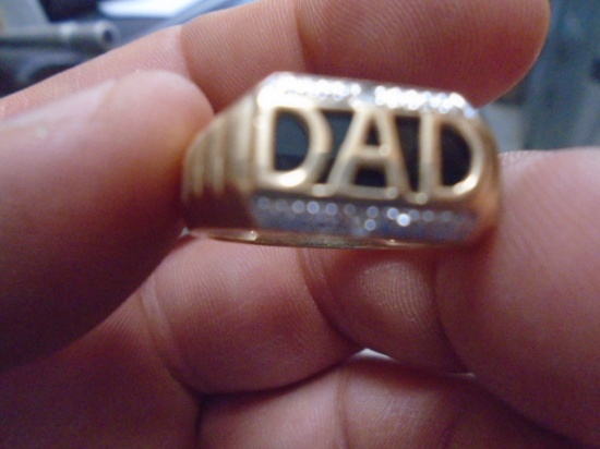 Men's 10 K Yellow Gold Dad Ring