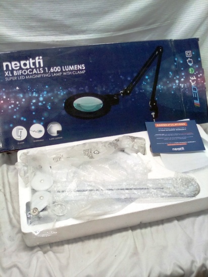 Neatfi XL Bifocals 1,600 Lumen LED Lamp with clamping arm