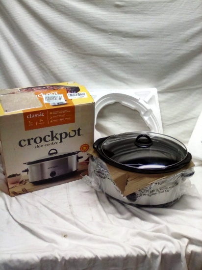 7 Quart Classic Crockpot Slow Cooker with 3 temp. settings