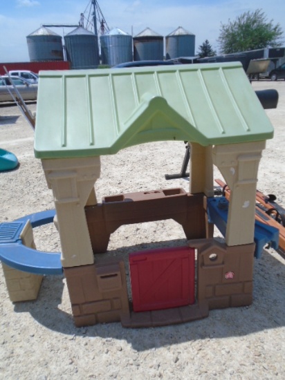 Step 2 Outdoor Play Kitchen