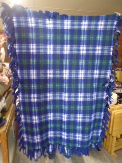 Like New Supersoft Hand Tied Throw Blanket