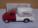 Ertl 1/34 Scale Die Cast Propane Truck