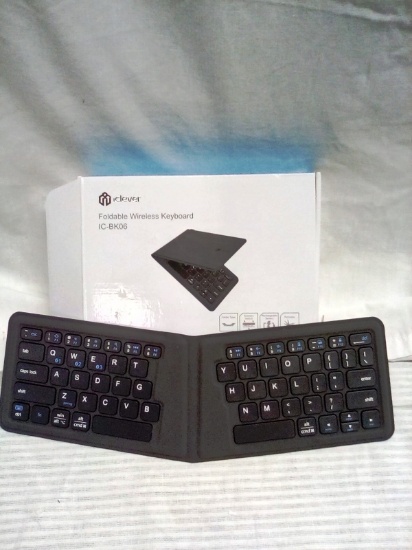 ICLEVER Foldable Wireless Keyboard