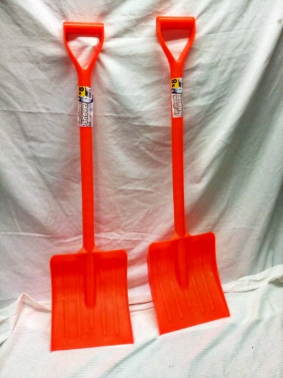 Pair of Composite Trunk Shovels for snow or sand