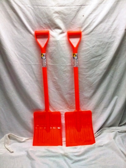 Pair of Composite Trunk Shovels for snow or sand