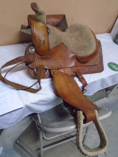 Tooled Leather Horse Saddle w/ Stirups
