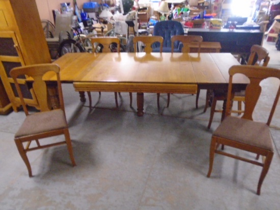 Antique Solid Oak 5 Leg Dining Table w/ 2 Leaves on Each End & 6 Chairs