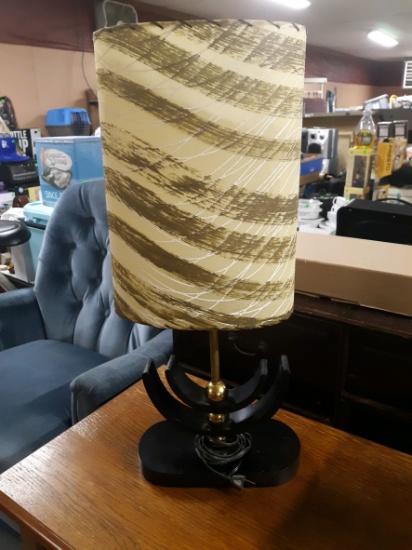 Vintage Mid-Century Modern Table Lamp