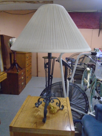 Metal Art Table Lamp