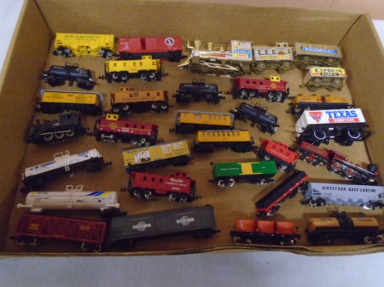 33pcs of N Gauge Model Train Locomotives & Cars