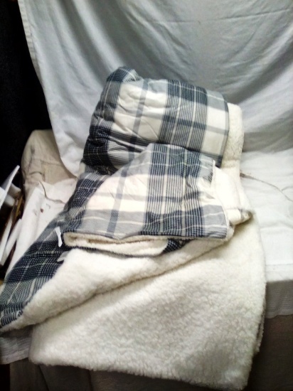 86" X 90" Comforter and 1 pillow sham