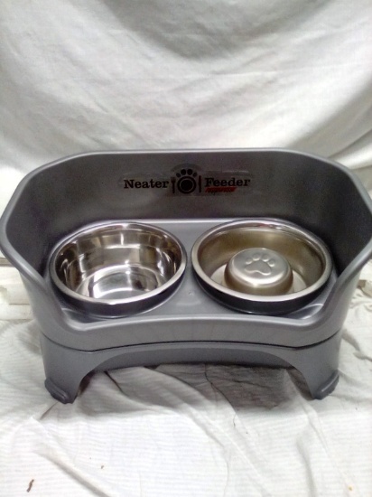 Neater Feeder Express Raised Pet Slow Feed/ Waterer W/ Dishes