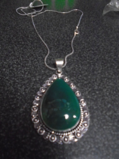 Ladies German Silver/Green Onyx Pendant & Chain