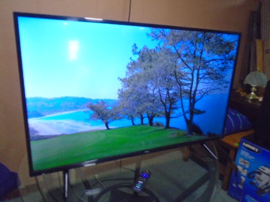 42in TCL Roku TV Flat Panel TV w/ Remote