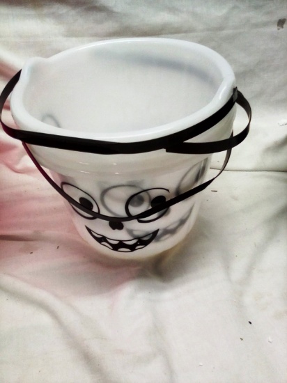 Qty. 4 White Composite Trick or Treat buckets