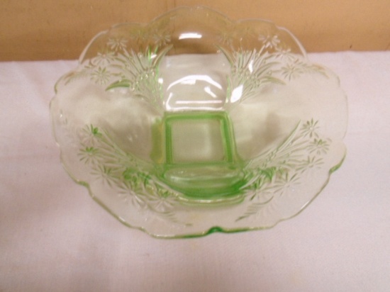 Vintage Indiana Glass Chantilly Green Daisy Diane Ruffled Console Bowl