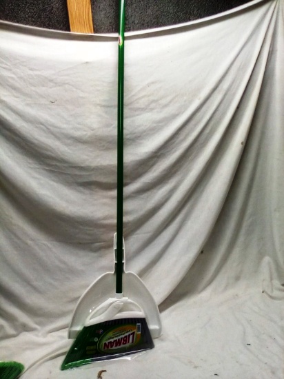 Libman 14" Angle Broom with Dustpan