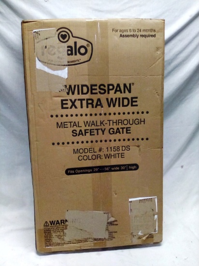 Regalo Widespan Model 1158 DS Metal Walk Thru Safety Gate (White)