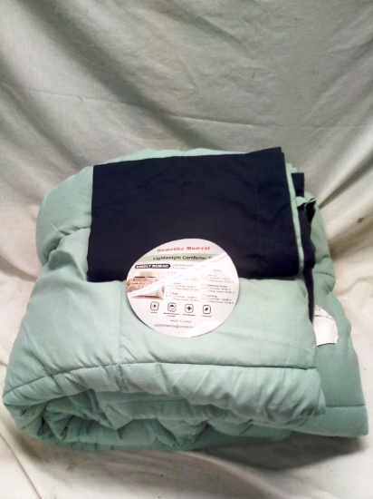 Oversized Queen Lightweight Comforter & 2 Pillow Shams