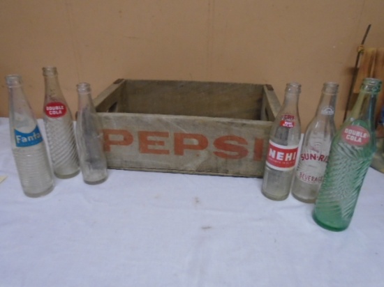 Vintage Wooden Pepsi Crate w/ 6 Vintage Pop Bottles