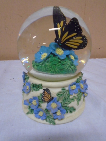 San Francisco Music Box Co Musical Water Globe w/ Butterfly