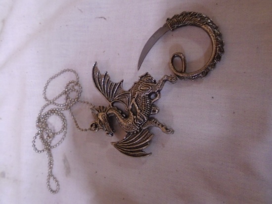 Dragon Spike Necklace w/ Pull Out Sword
