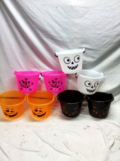8 Trick or Treat Buckets