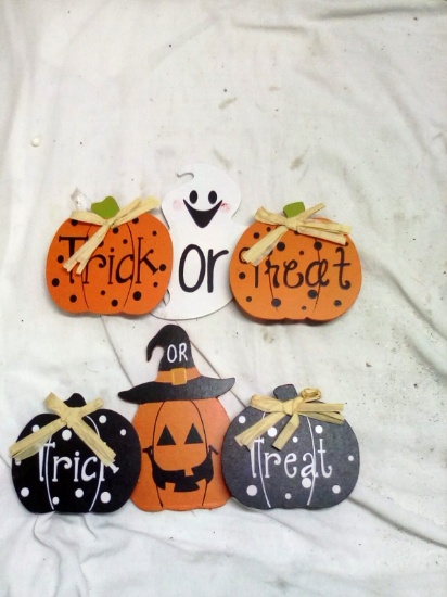 Trick Or Treat Wooden Signs
