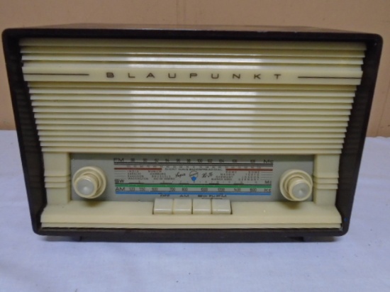 Vintage Blaupunkt AM/SW/PU/FM Radio