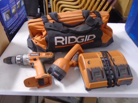 18Volt Ridgid Cordless Drill & Flashlight w/ Charger & Tool Bag