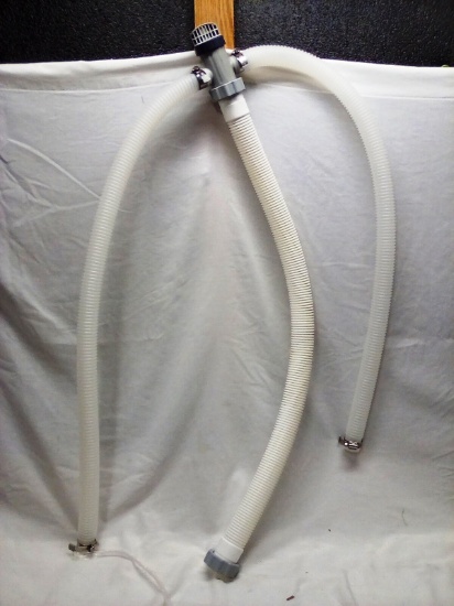 Bi-Directional Pool Hoses with Valve