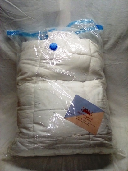 Kotton Culture Down Alternative Full/Queen Comforter with pillow cases
