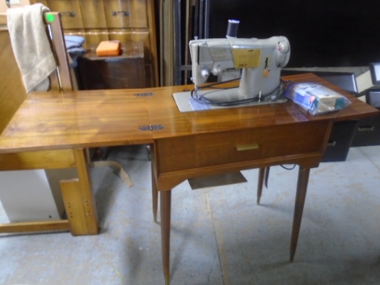 Vintage Singer Sewing Machine in Cabinet w/ Accessories