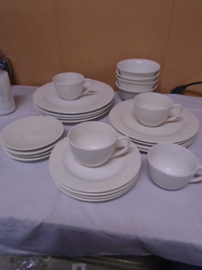 24pc Place Setting for 4 Off White Dish Set