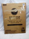 Regalo Model 1250 DS White Top of Stairs Safety Gate